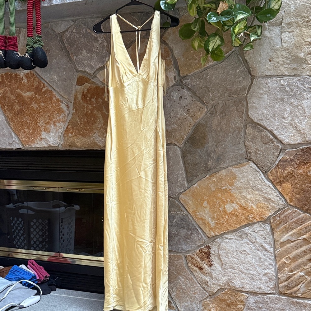 Abercrombie & Fitch Elegant Yellow Maxi Dress